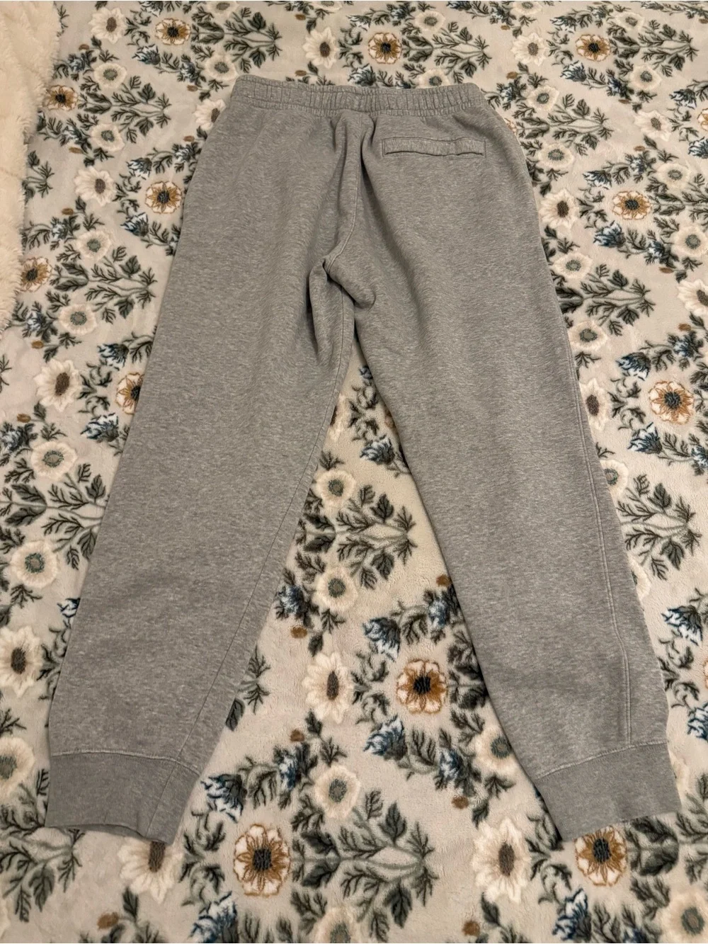 gray nike sweatpants